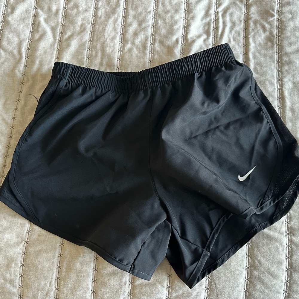 Girls Youth M(12) Nike Black Athletic Shorts
